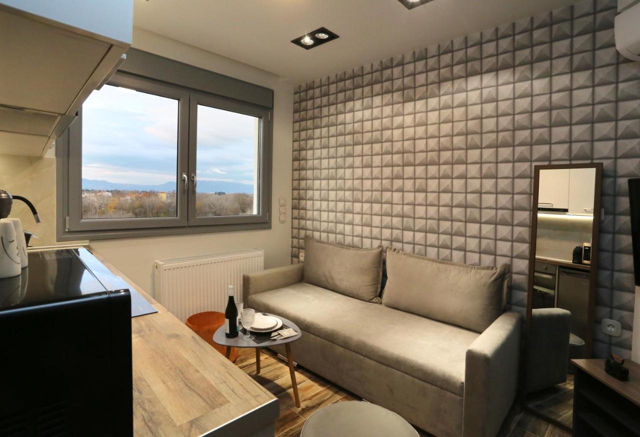 La Larissa Luxury Apartments Dafne Екстер'єр фото